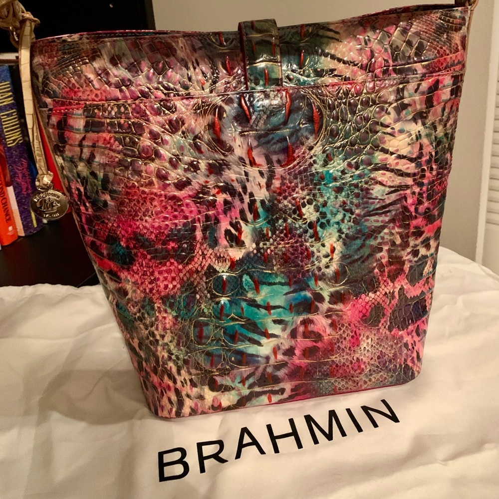 Brand new with tags never used Brahmin Shira Shapeshifter